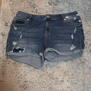 Maurices Distressed Jean Shorts (15/16)